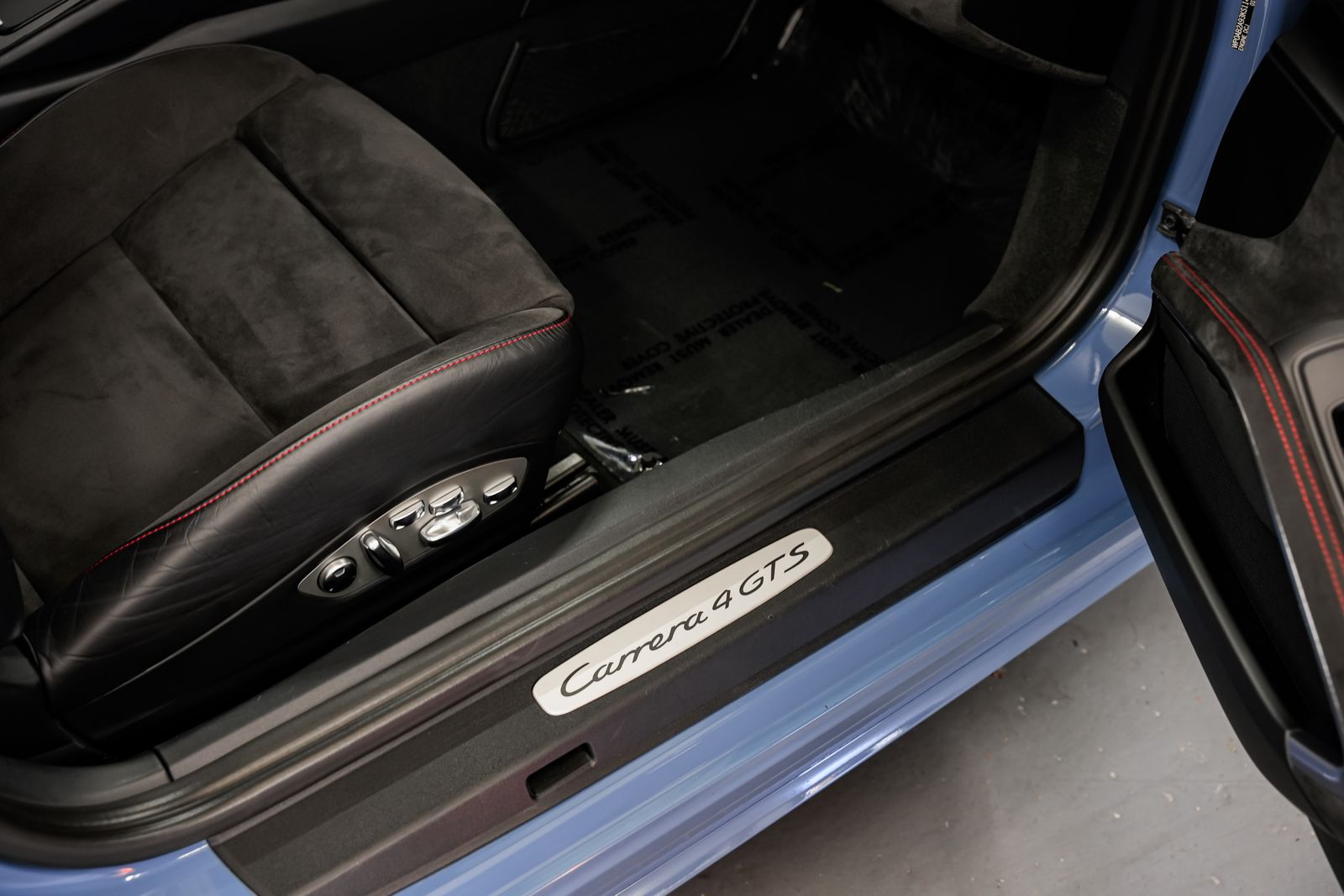 2019 Porsche 911 Carrera 4 GTS — photo 28