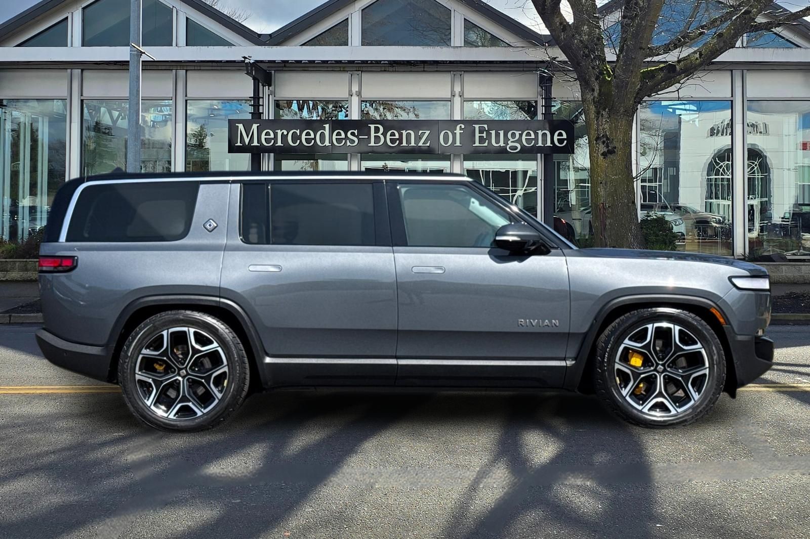Used 2023 Rivian R1S SUV