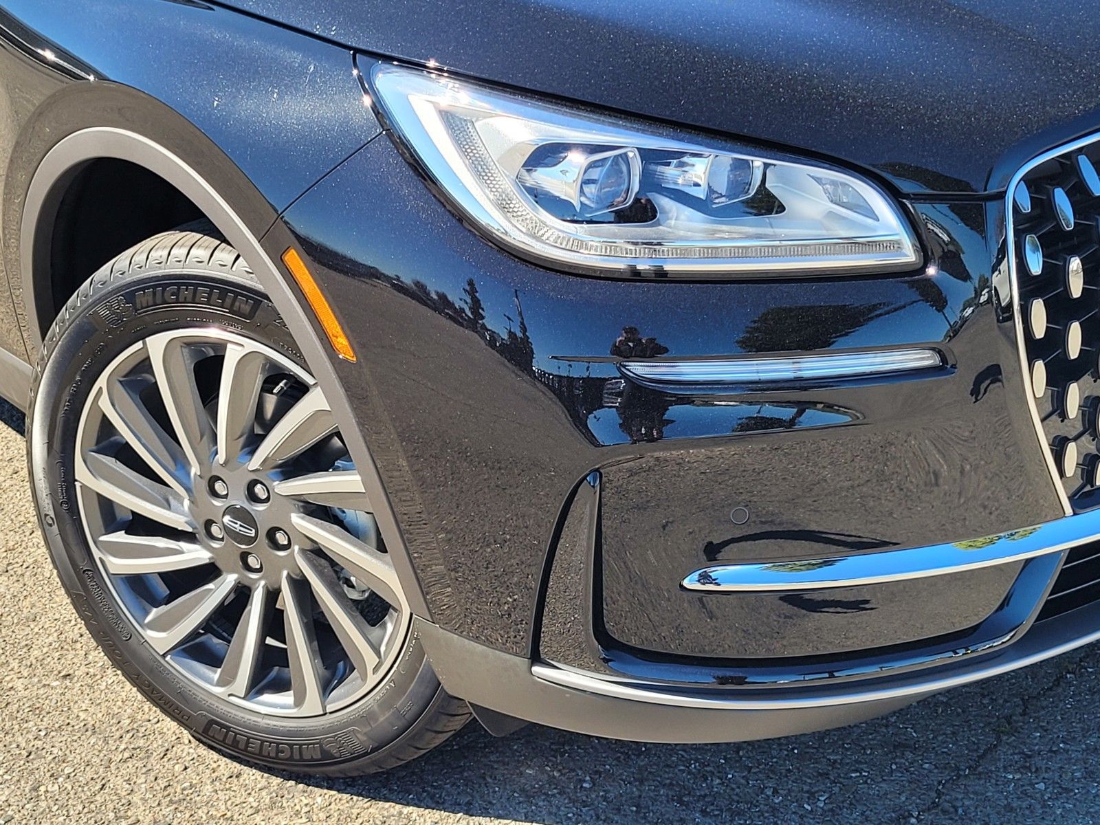 New 2025 Black Lincoln Reserve image 6