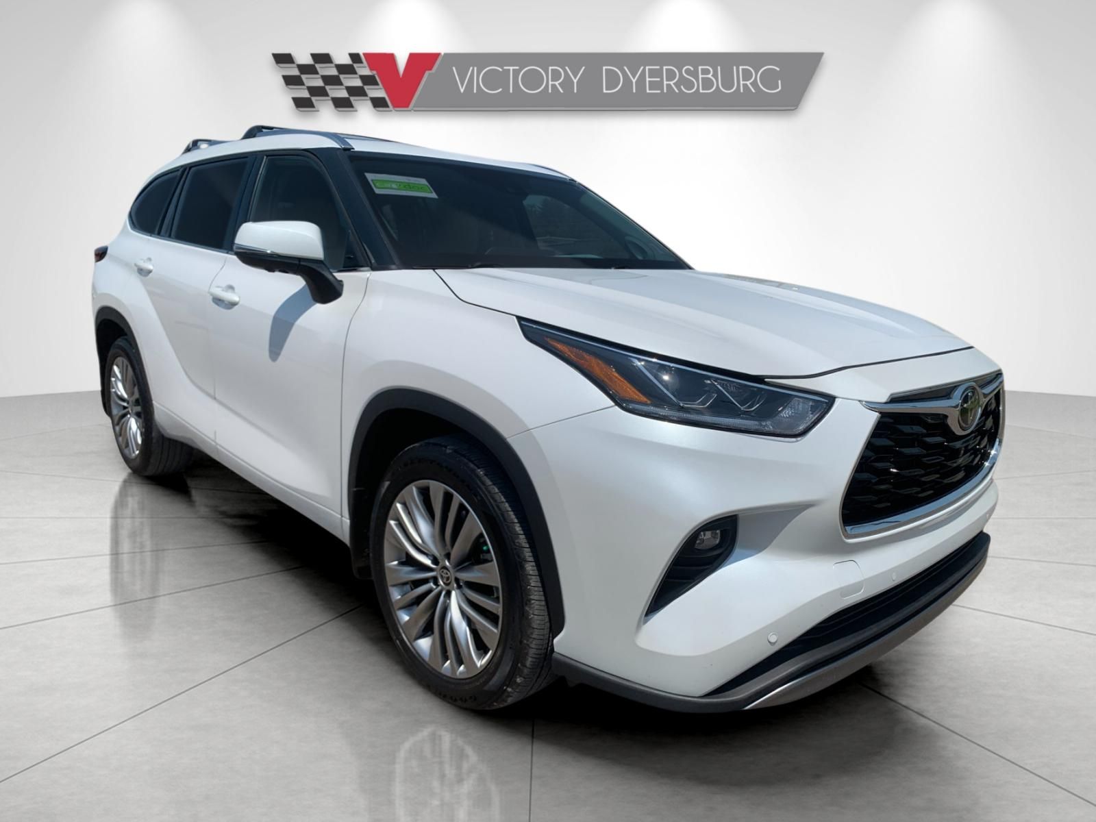 Pearl 2024 Toyota Highlander SUV / Crossover All-Wheel Drive 8-Speed Automatic