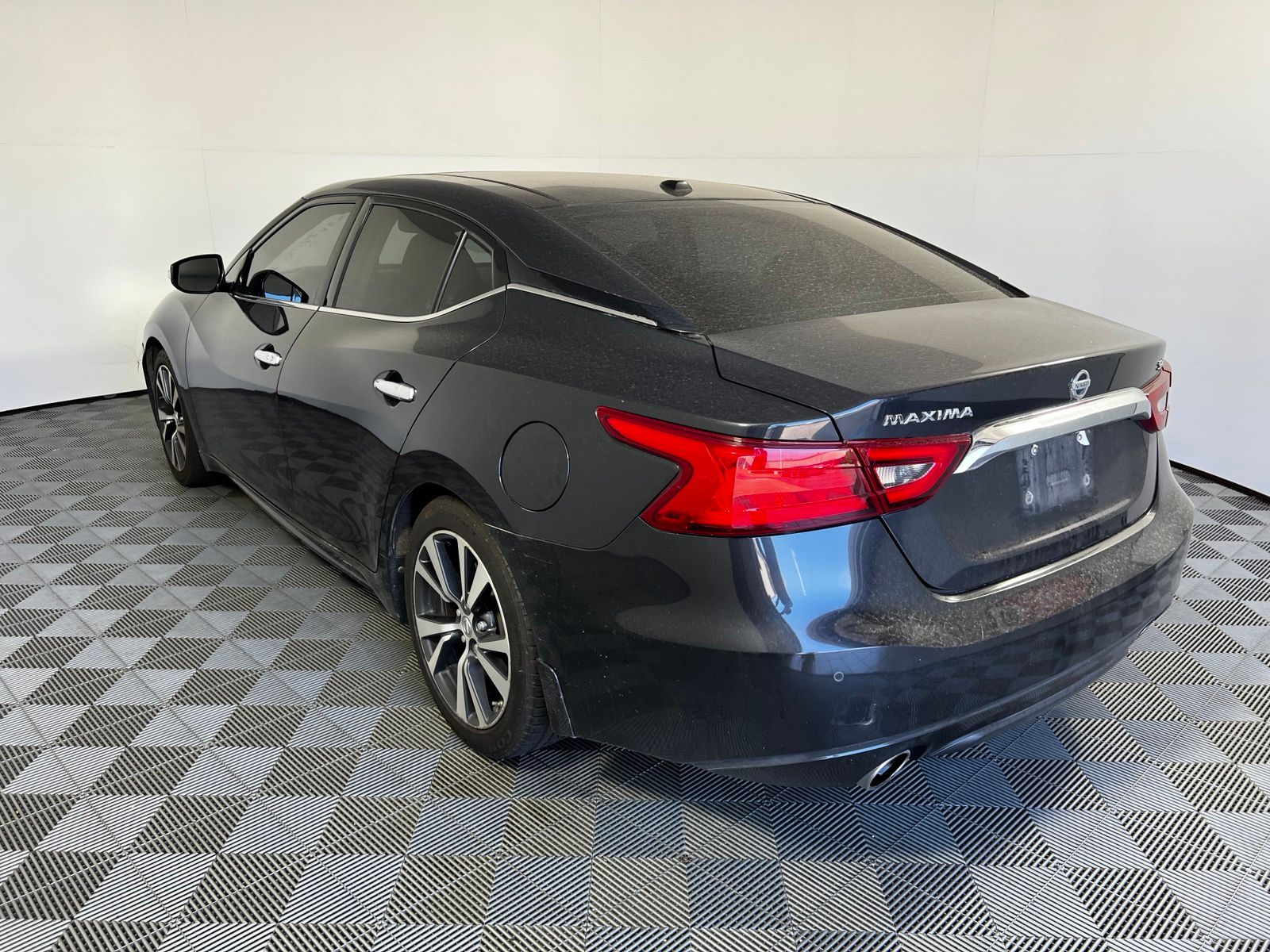 Thumbnail: 2017 Nissan Maxima - 7