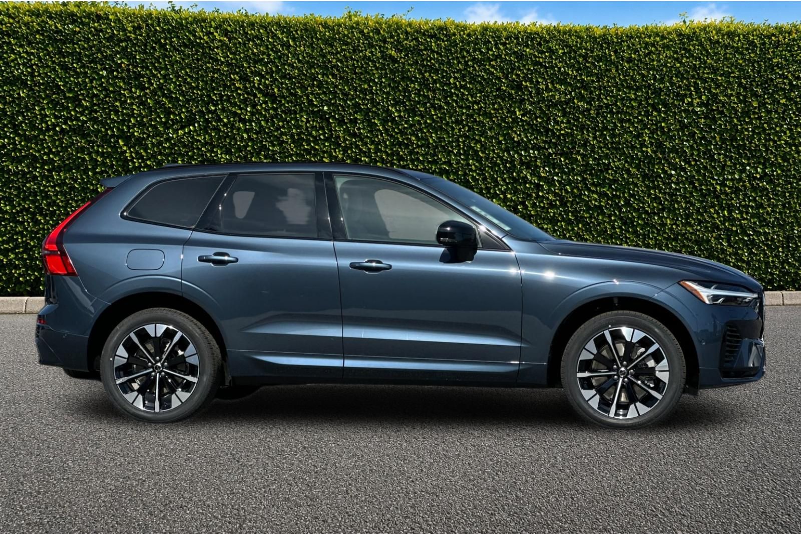 New 2026 Blue Volvo T8 Plus image 7