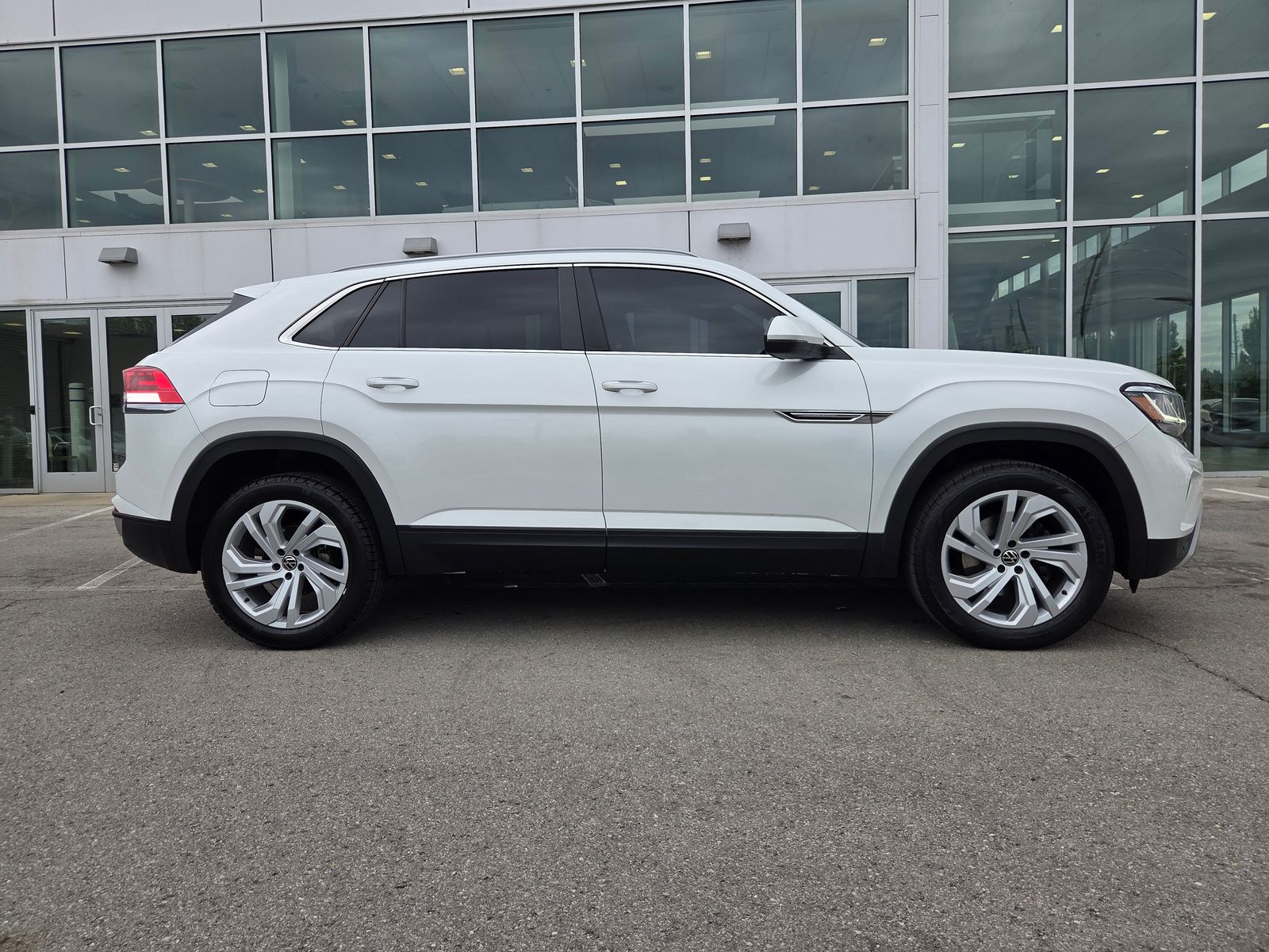 used 2021 Volkswagen Atlas Cross Sport car, priced at $22,950