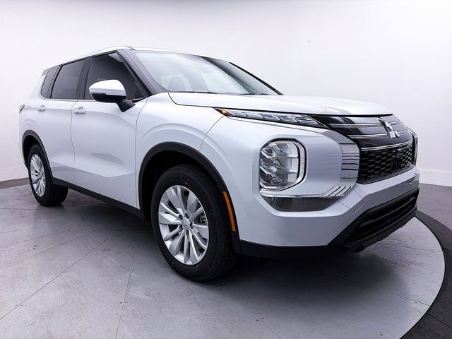 2025 Mitsubishi Outlander ES