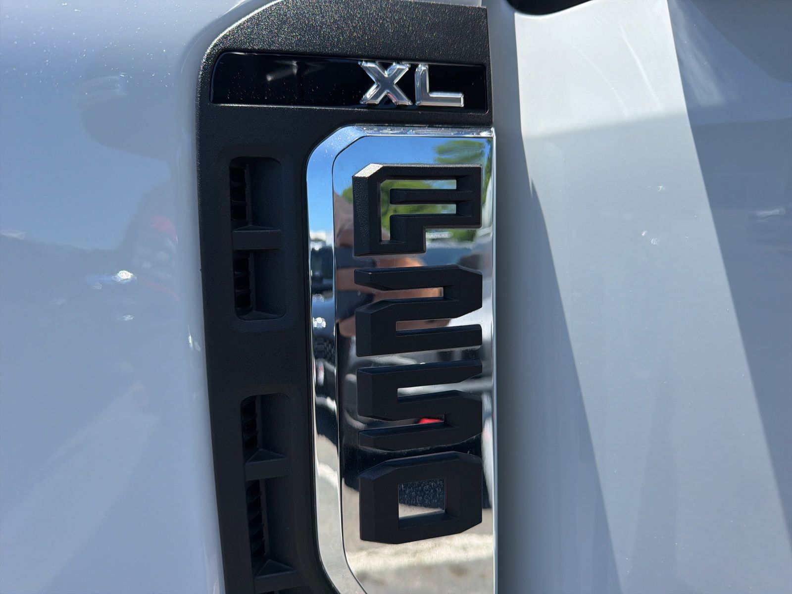 Certified Used 2025 Oxford White Ford XL image 27