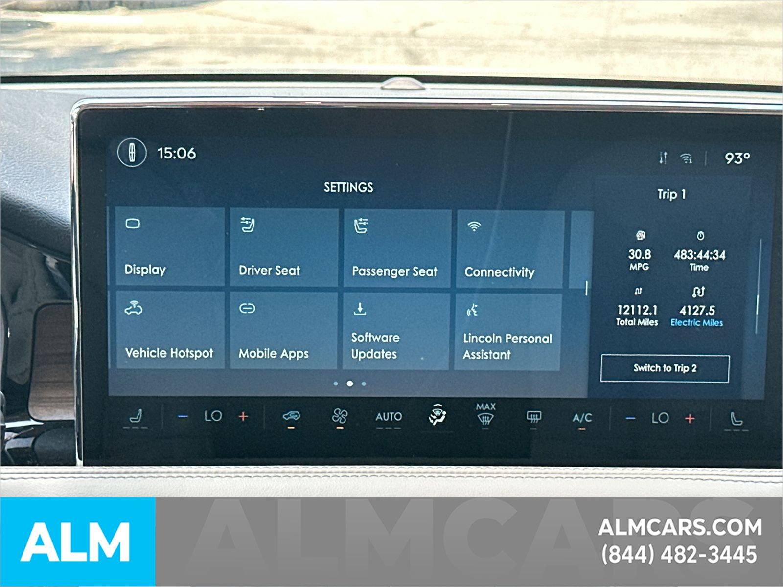 Used 2025 White Lincoln Grand Touring image 32