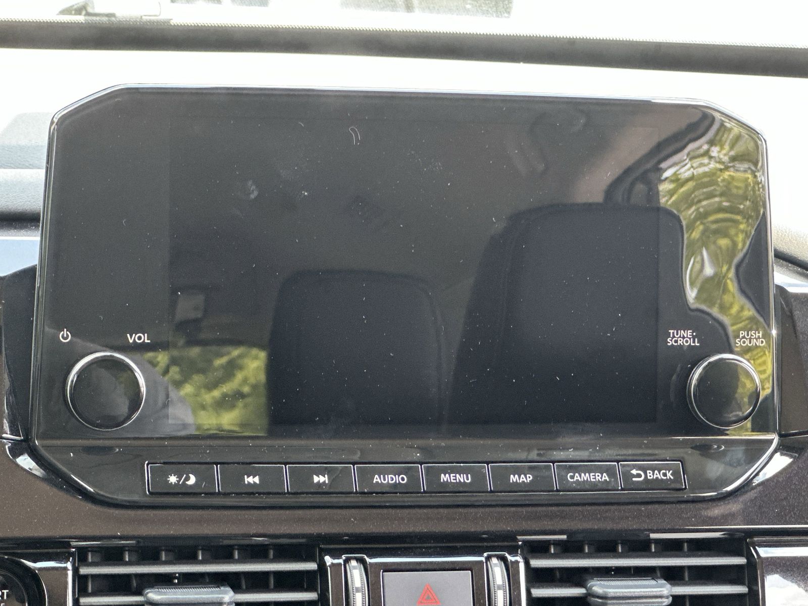 2025 Nissan Pathfinder SL photo 3