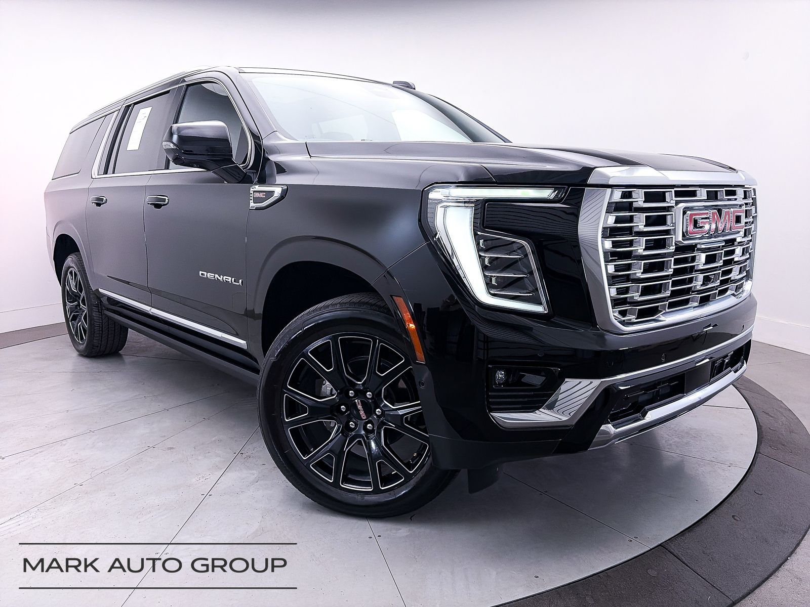 2025 GMC Yukon XL Denali 4WD