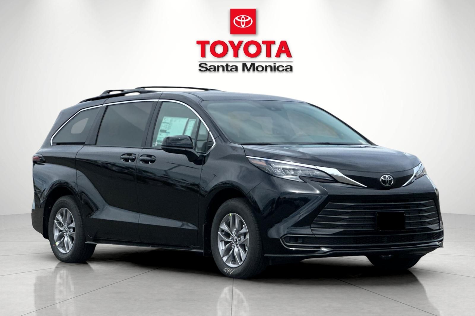 Midnight Black Metallic 2026 Toyota Sienna Minivan Front-Wheel Drive Continuously Variable Transmission