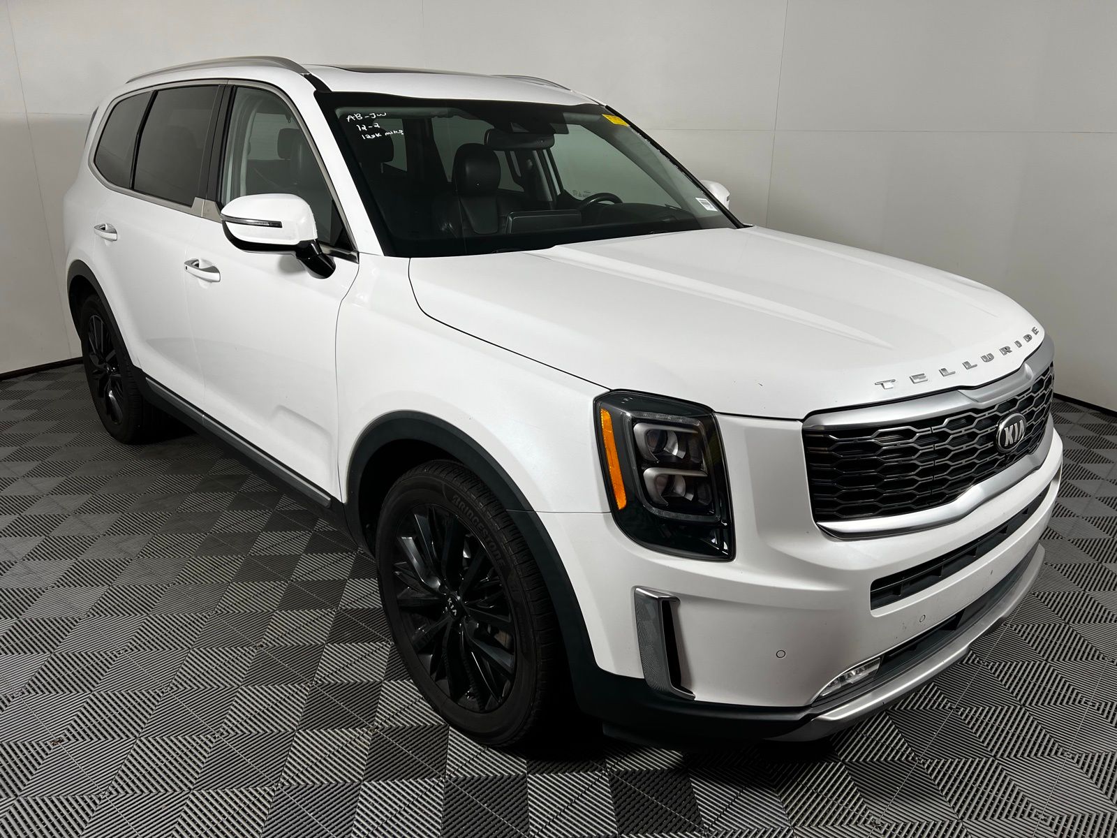 Thumbnail: 2020 Kia Telluride - 3