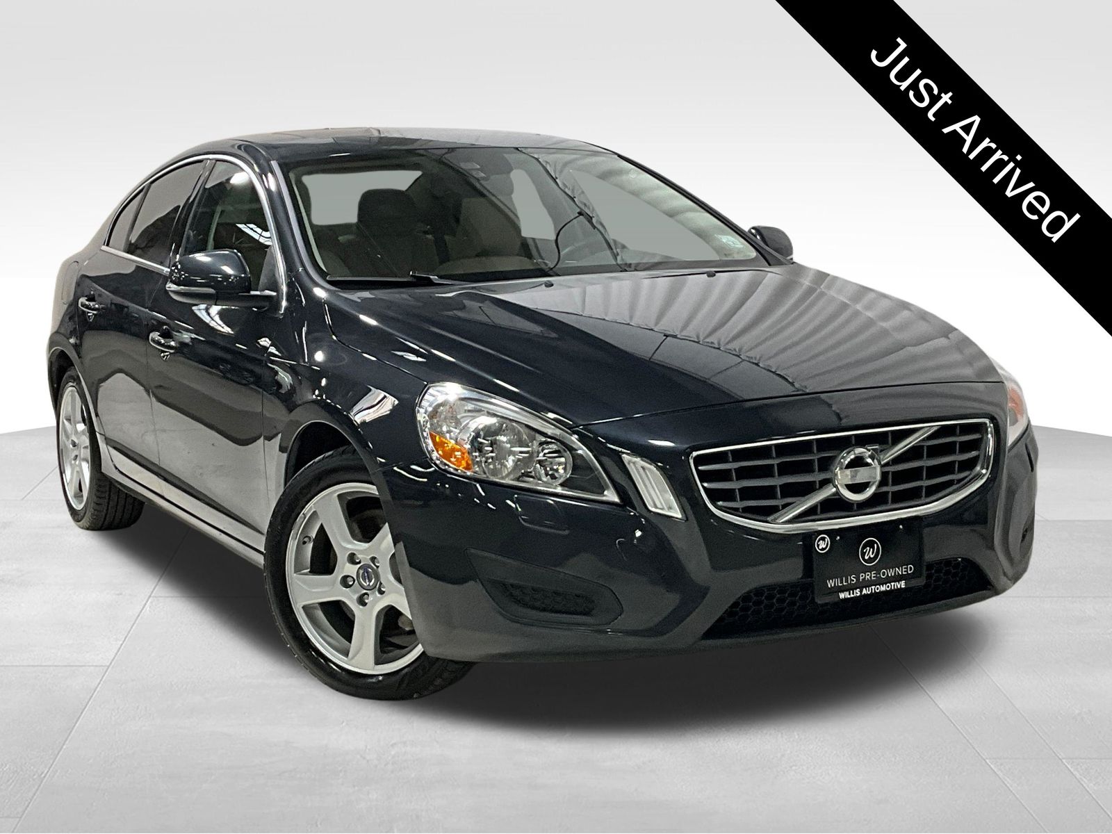 Savile Gray Metallic 2013 Volvo S60 T5 Premier Sedan Front-Wheel Drive 6-Speed Automatic