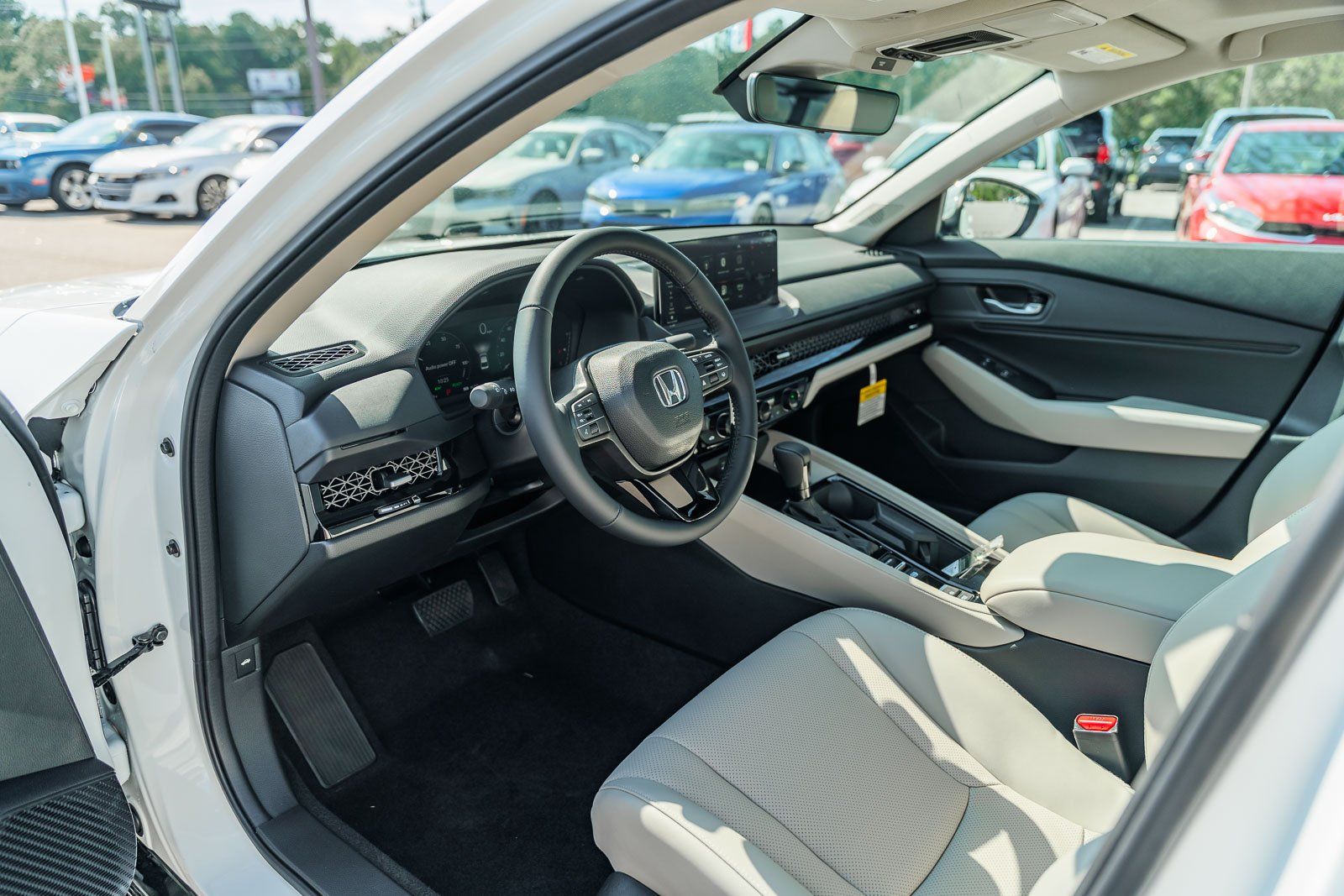 2025 Honda Accord Hybrid EX-L - Photo 13