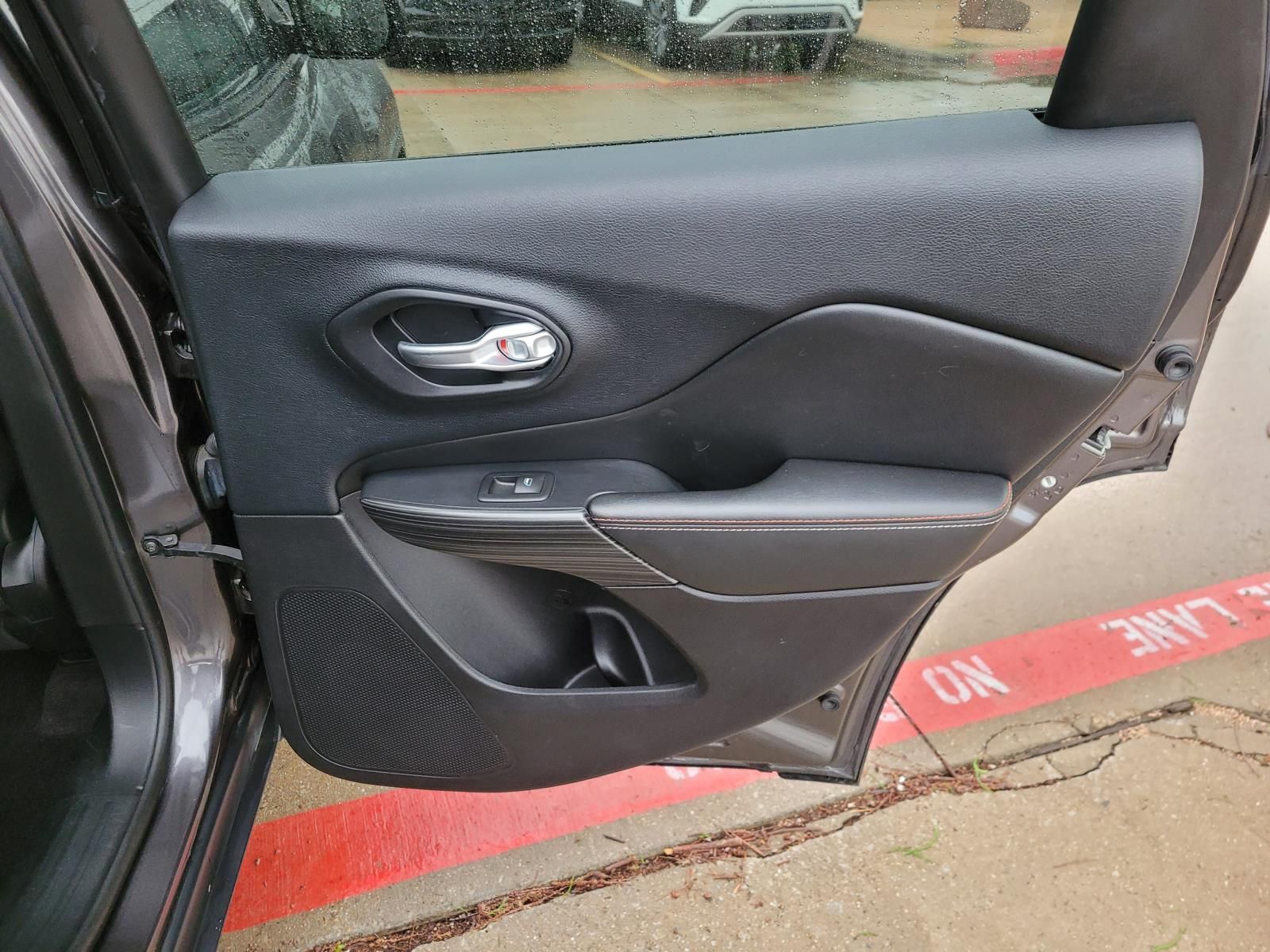 used 2016 Jeep Cherokee car, priced at $13,900