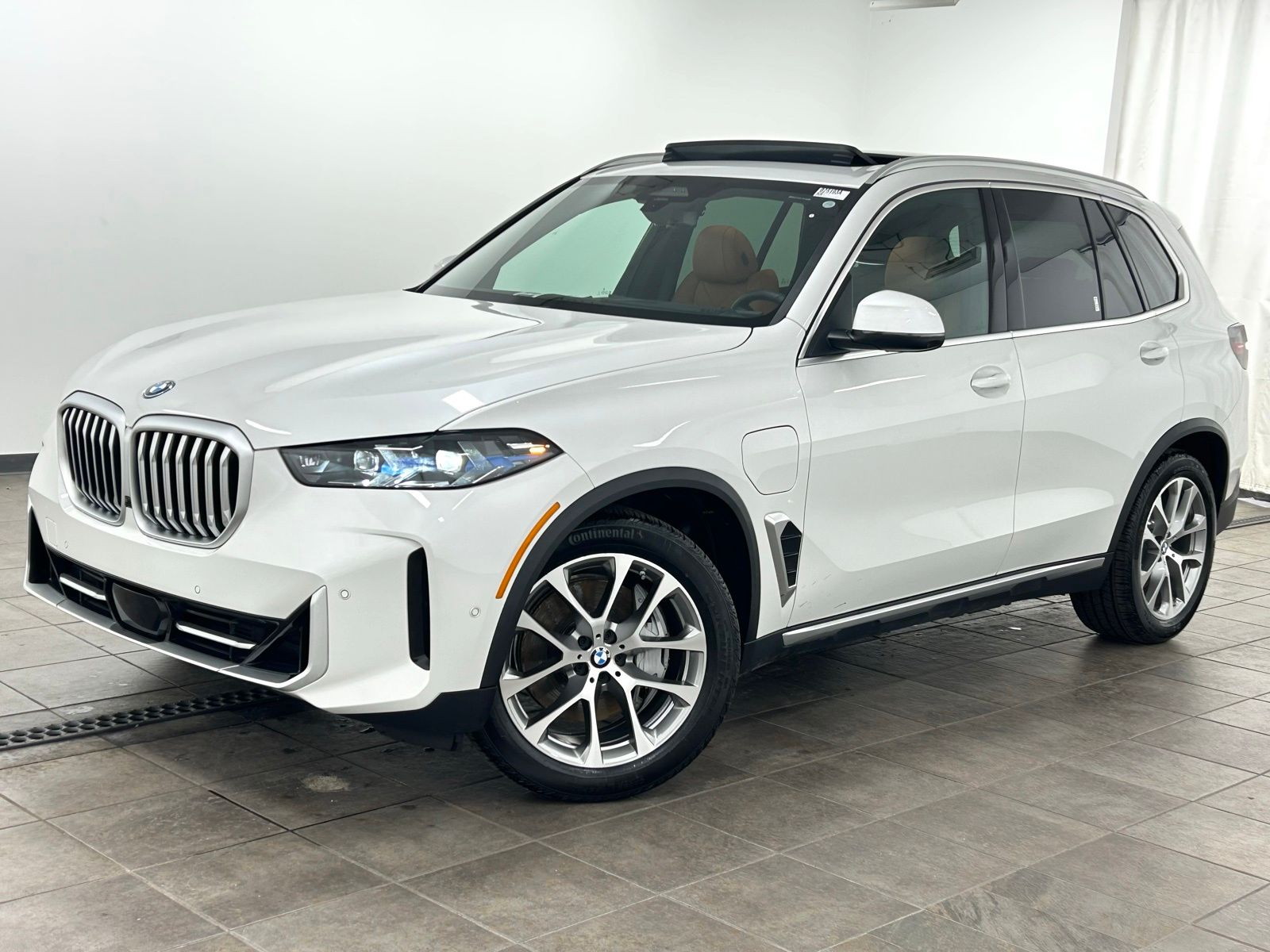 Mineral White Metallic 2026 BMW X5 SUV / Crossover All-Wheel Drive 8-Speed Automatic