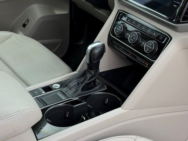 Used 2023 Black Volkswagen 3.6L V6 SE w/Technology image 20
