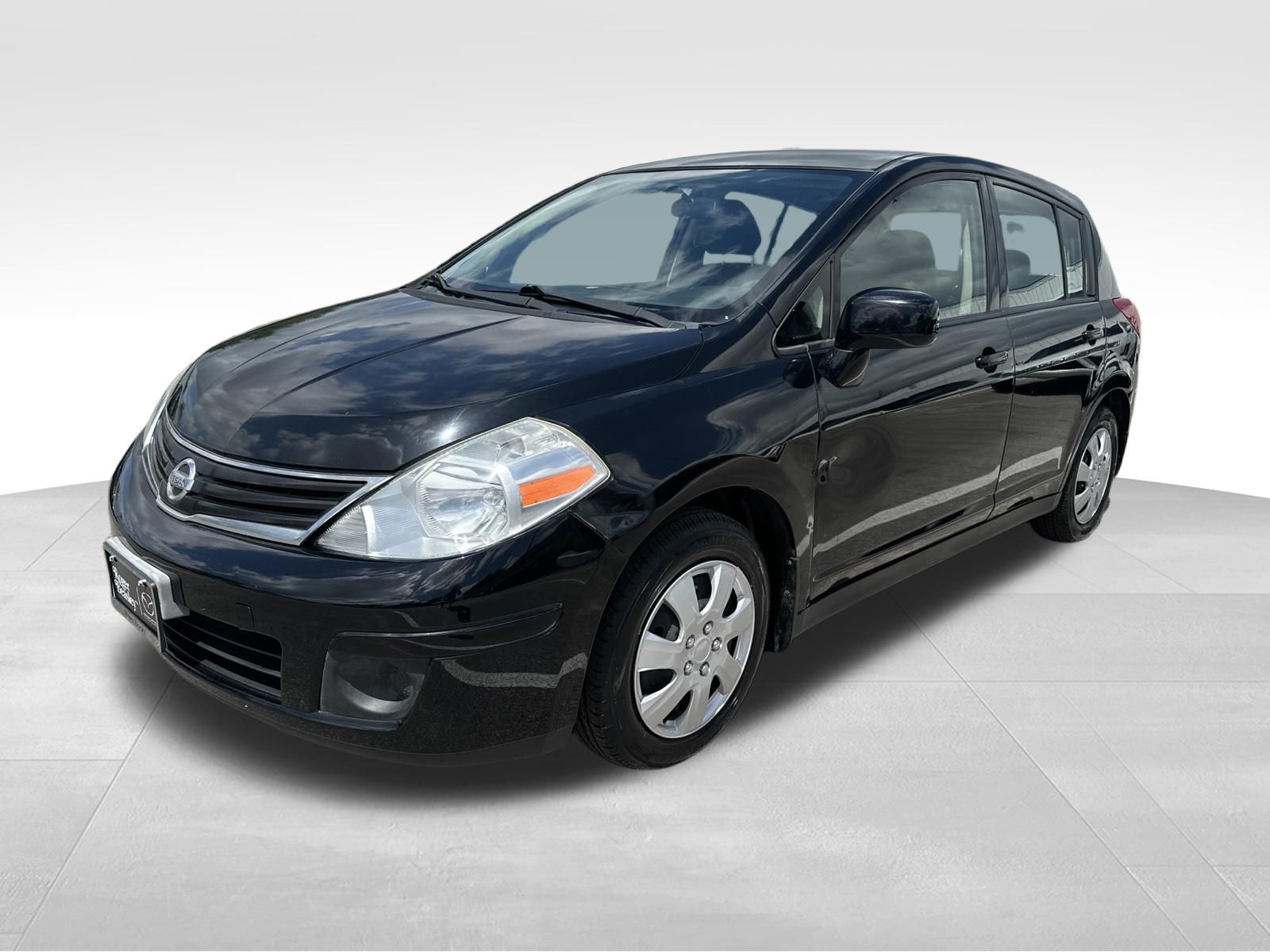 2010 Nissan Versa 1.8 S Hatchback