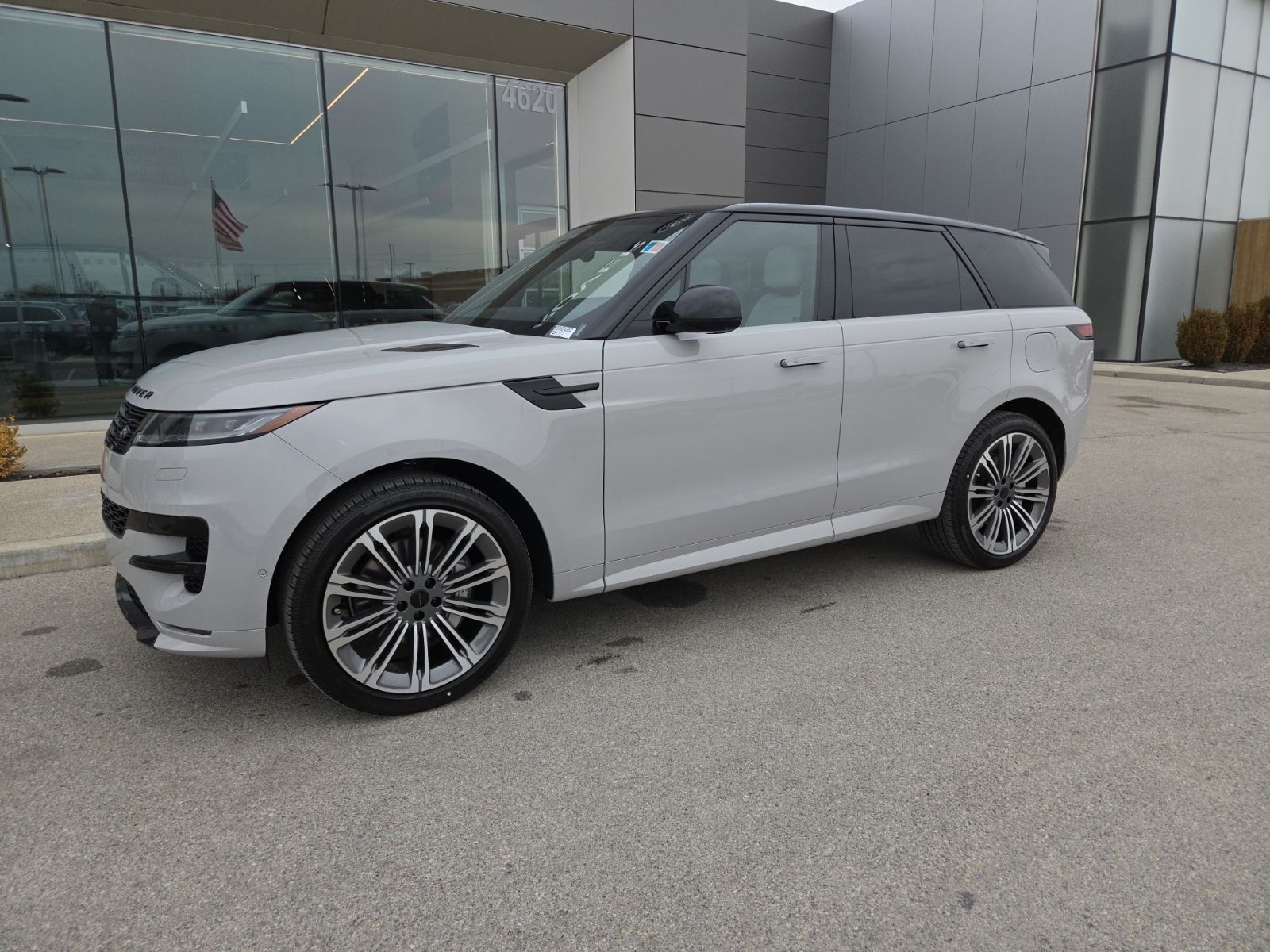 2026 Land Rover Range Rover Sport P460e Dynamic SE AWD