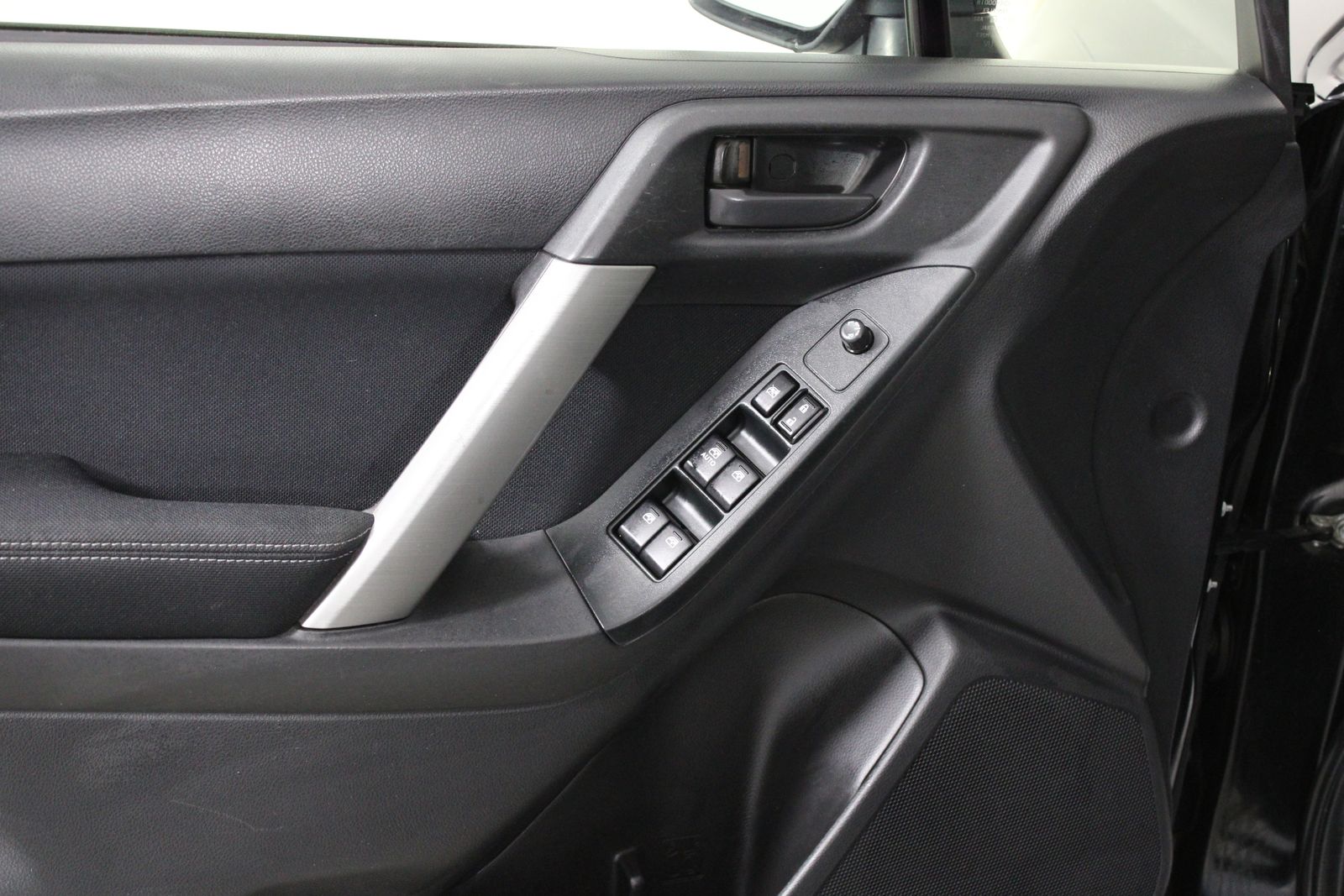 Used 2014 Black Subaru 2.5i Premium image 23