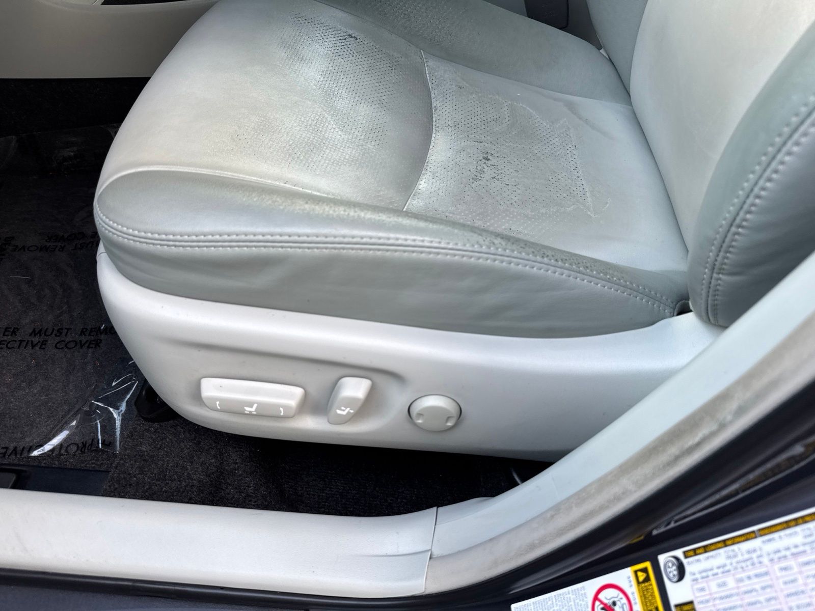 Used 2015 Winter Gray Metallic Toyota Four image 34
