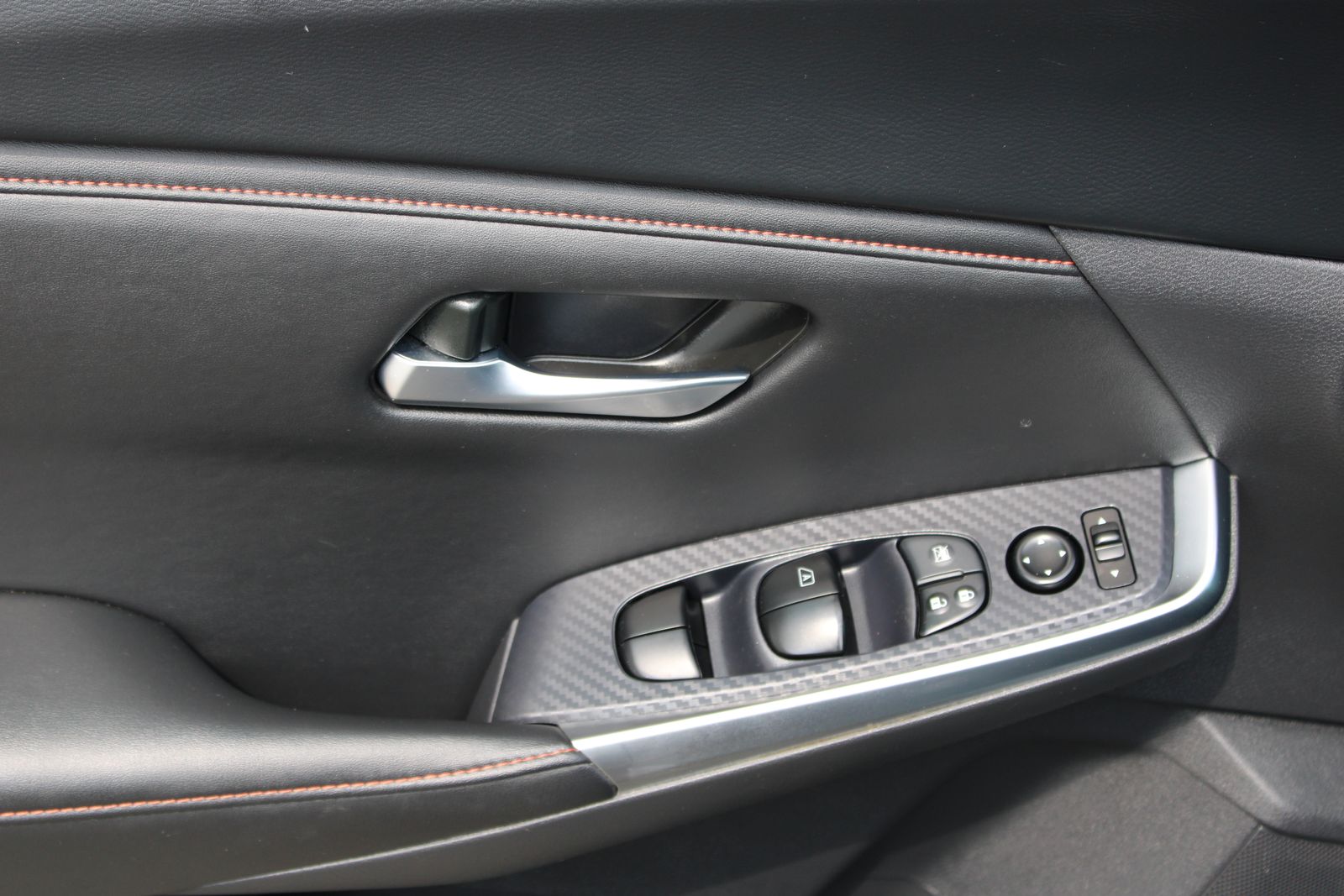 Used 2024 Gray Nissan SR image 21