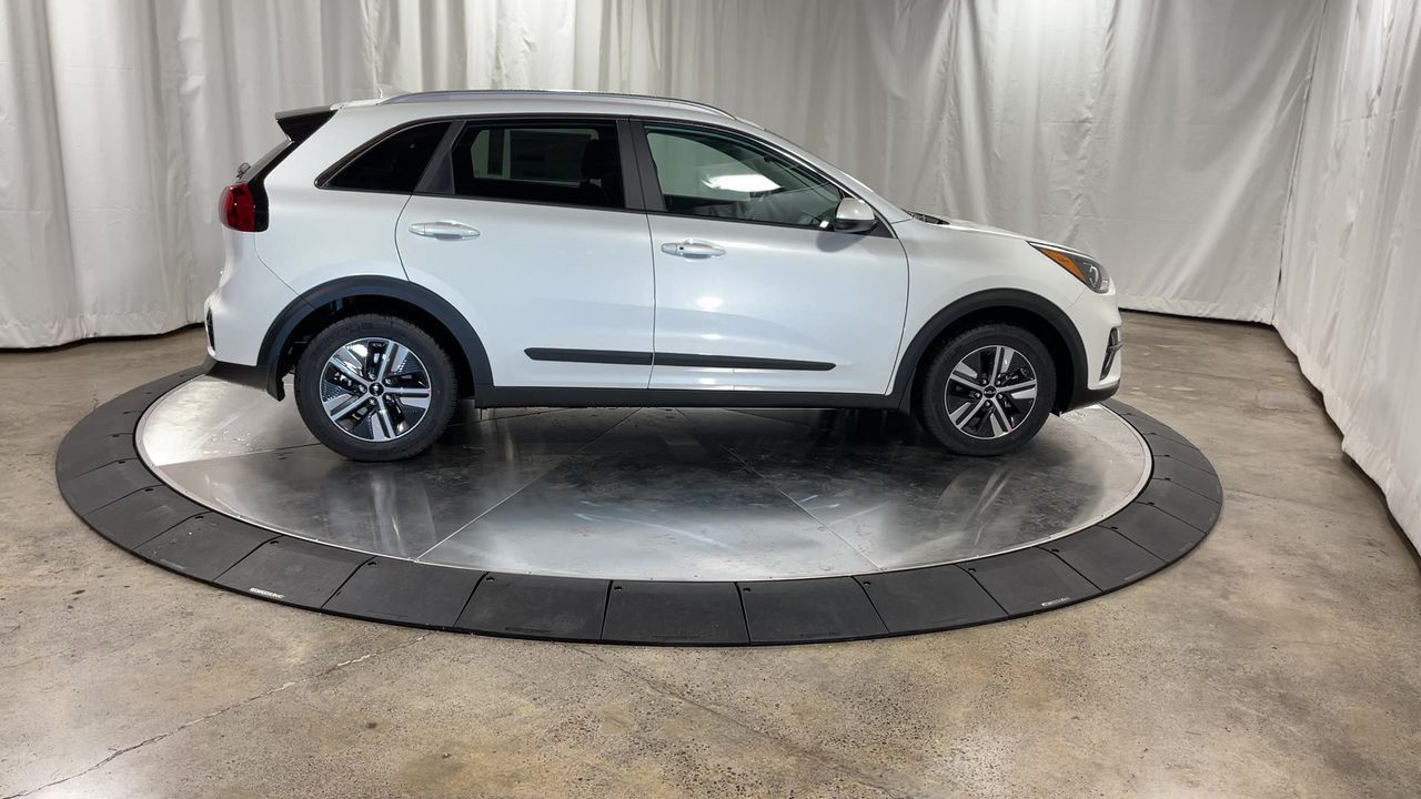 2022 Kia Niro Plug-In Hybrid LXS photo 9