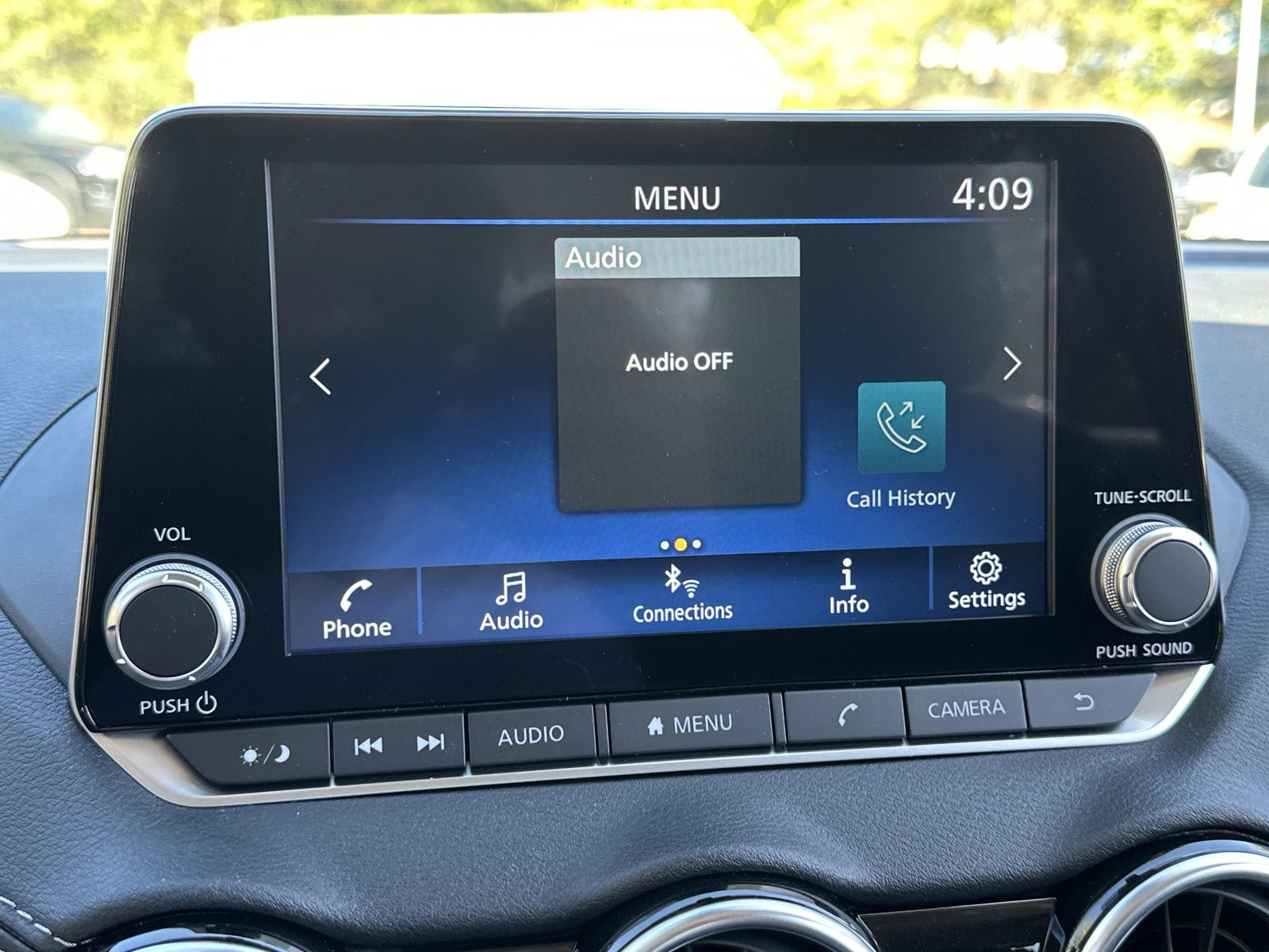 2025 Nissan Sentra SV photo 4