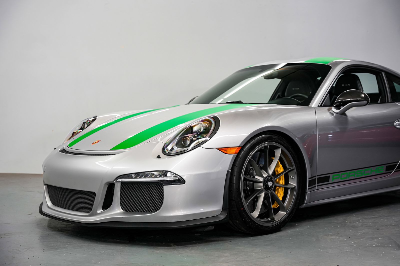 2016 Porsche 911 R — photo 35