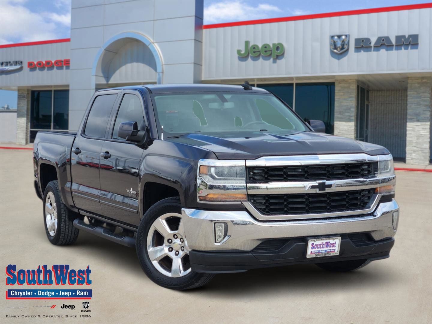 Gray (Tungsten Metallic) 2016 Chevrolet Silverado 1500 LT Crew Cab RWD Pickup Truck 4X2 6-Speed Automatic Overdrive