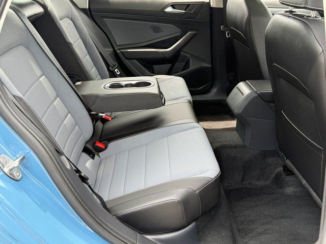 Used 2025 Blue Volkswagen 1.5T SE image 32