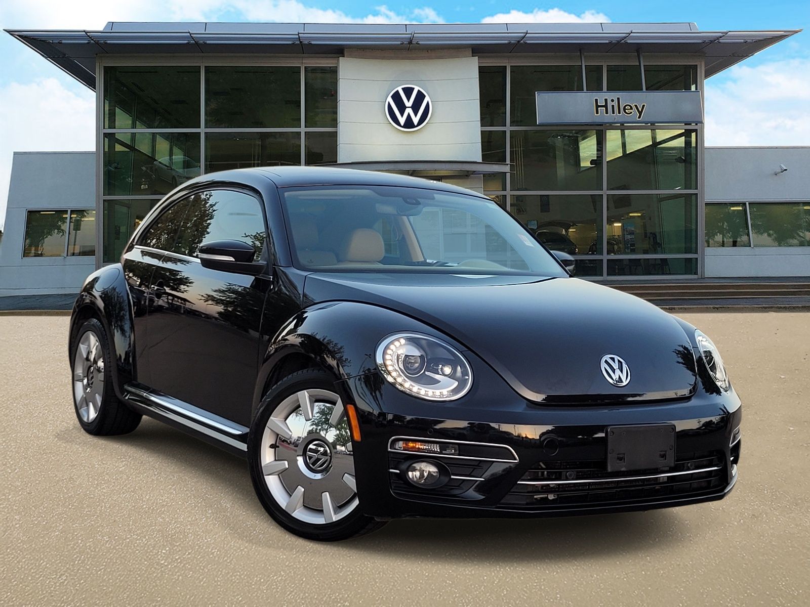 Black 2018 Volkswagen Beetle Hatchback Front-Wheel Drive 6-Speed Automatic