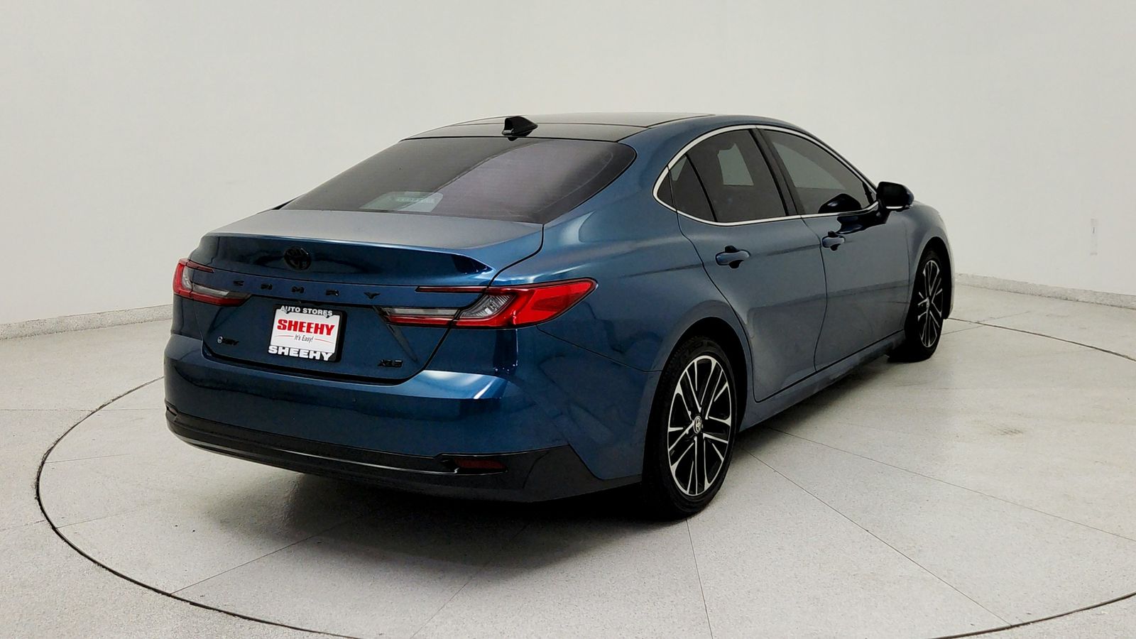 Used 2025  Toyota XLE image 6