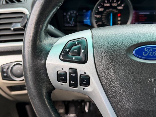 Used 2013 White Platinum Clearcoat Metallic Ford XLT image 19