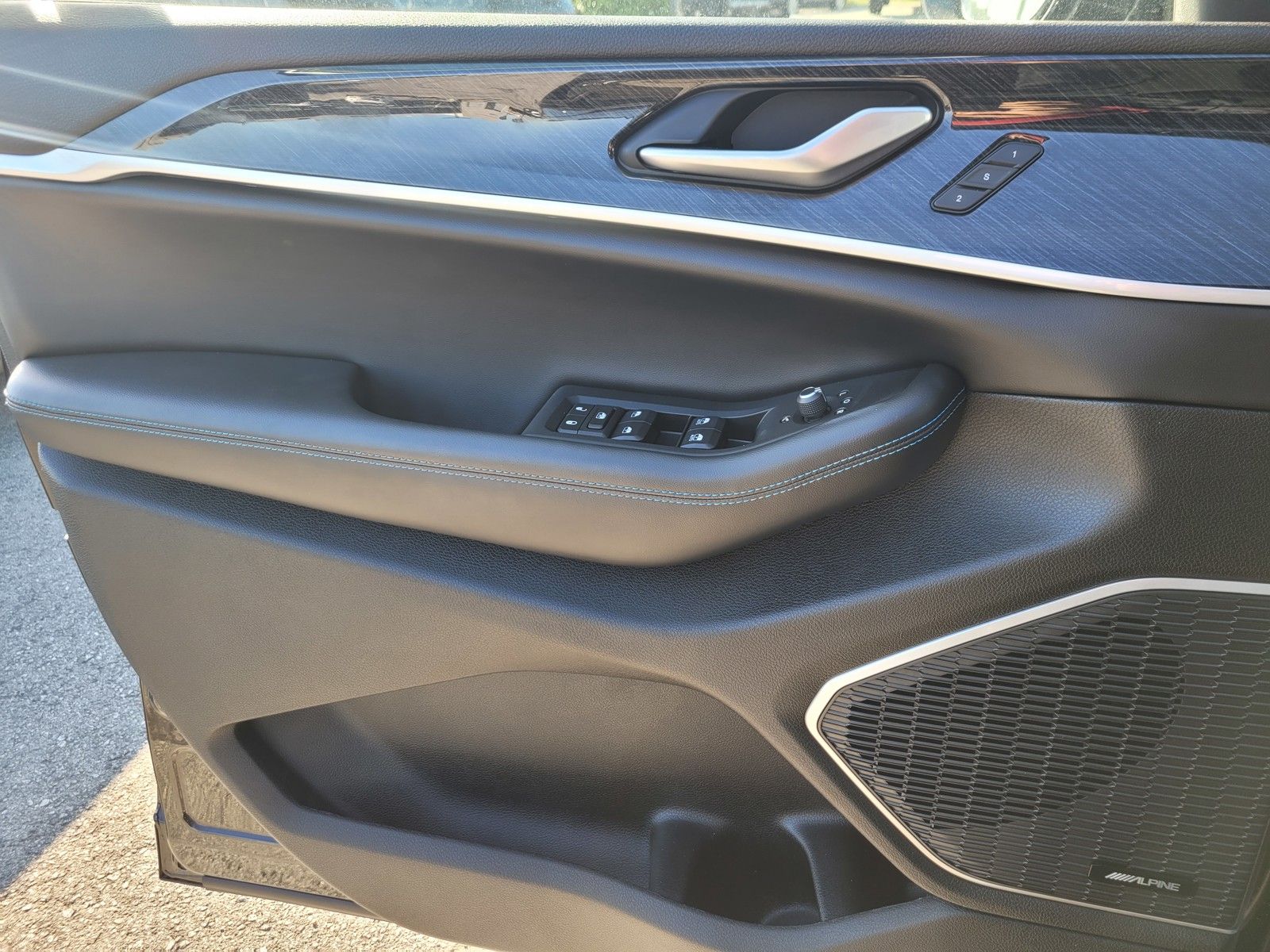 Used 2023 Black Jeep Trailhawk 4xe image 26