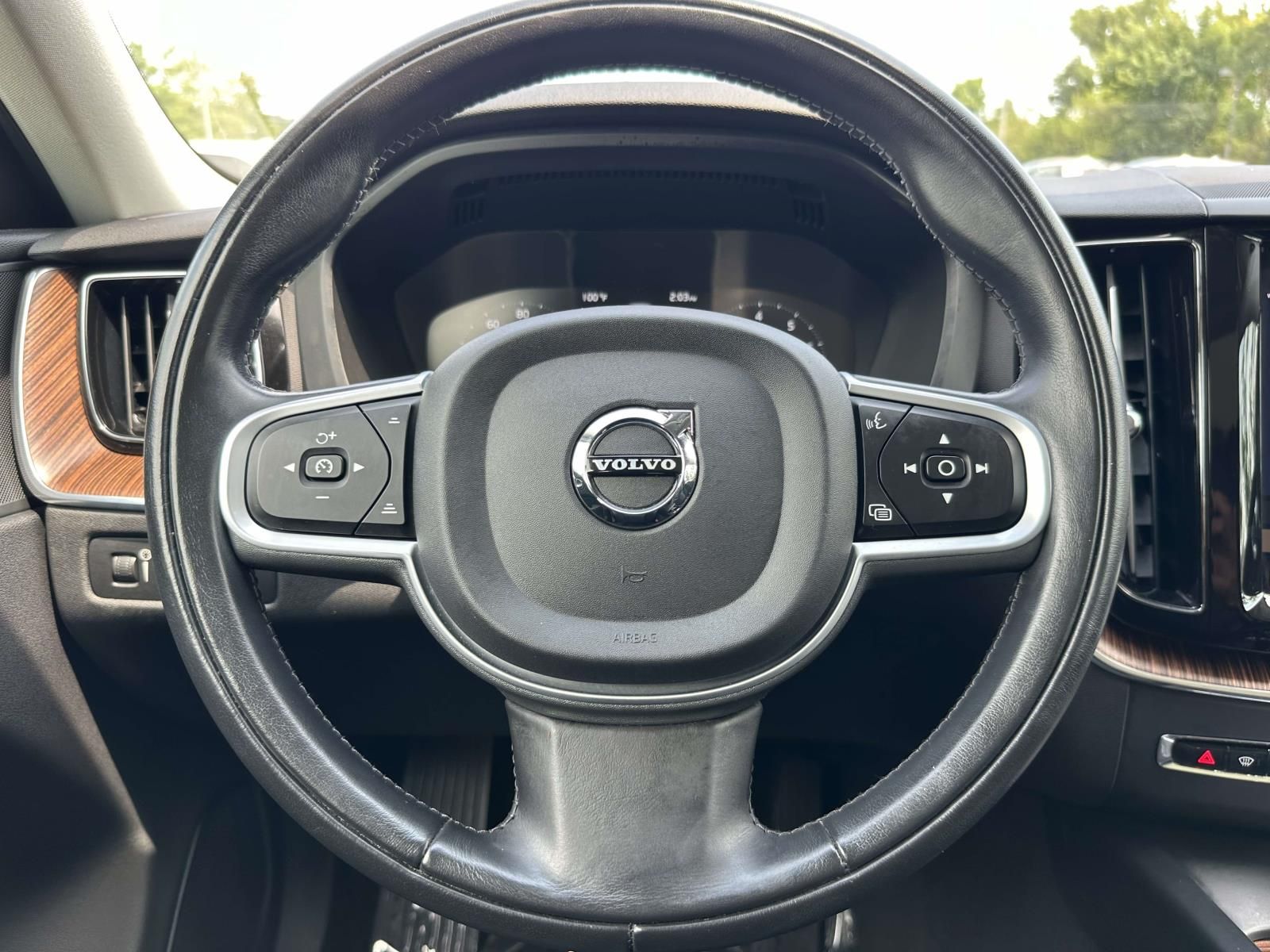 Used 2021 White Volvo T5 Momentum image 17