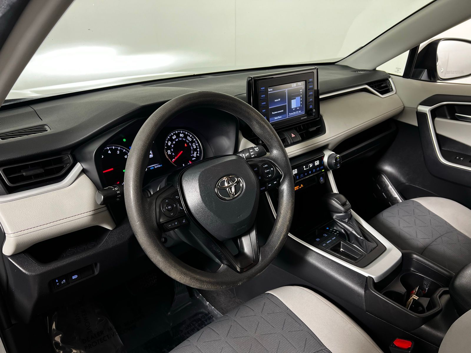 2021 Toyota RAV4 XLE 13