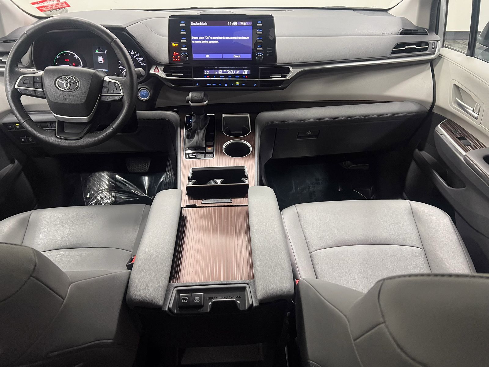 used 2023 Toyota Sienna car, priced at $37,988
