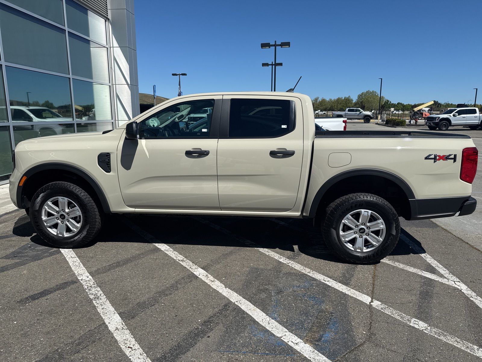 Used 2025 Beige Ford XL image 2