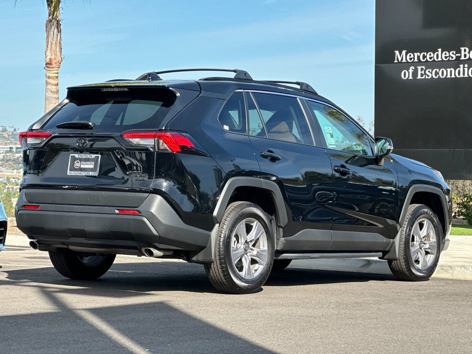 View vehicle photo 3