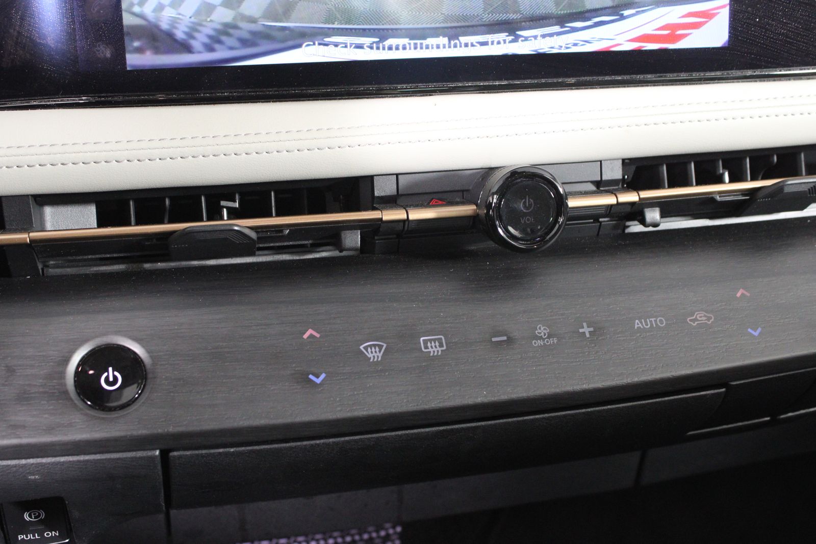 Used 2023 Black Nissan ENGAGE image 22