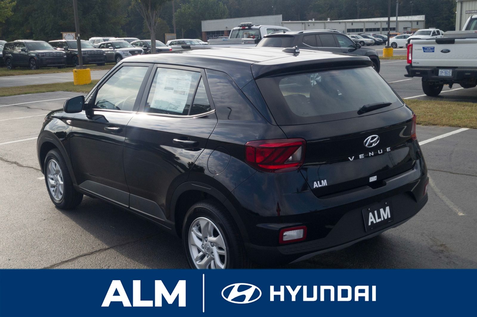 2025 Hyundai Venue SE photo 6