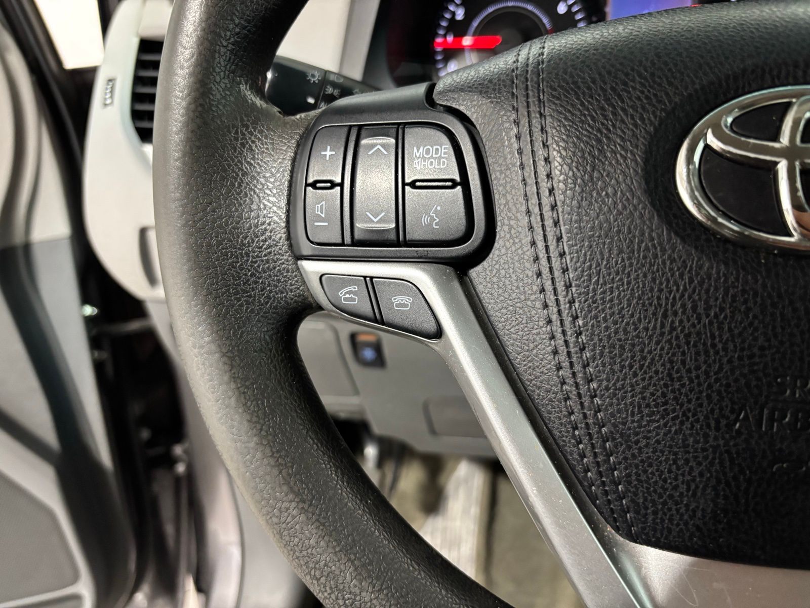 Used Car 2015 Toyota Sienna  Le For Sale Under $12,000 In Austin, Texas