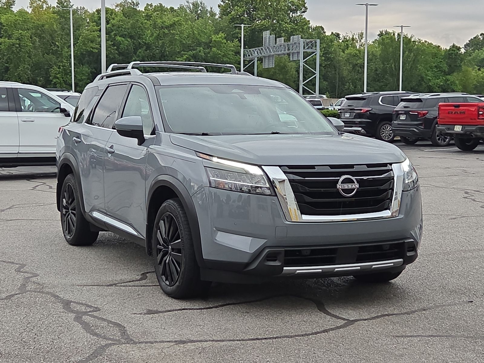 Boulder Gray Pearl 2024 Nissan Pathfinder SUV / Crossover Front-Wheel Drive 9-Speed Automatic