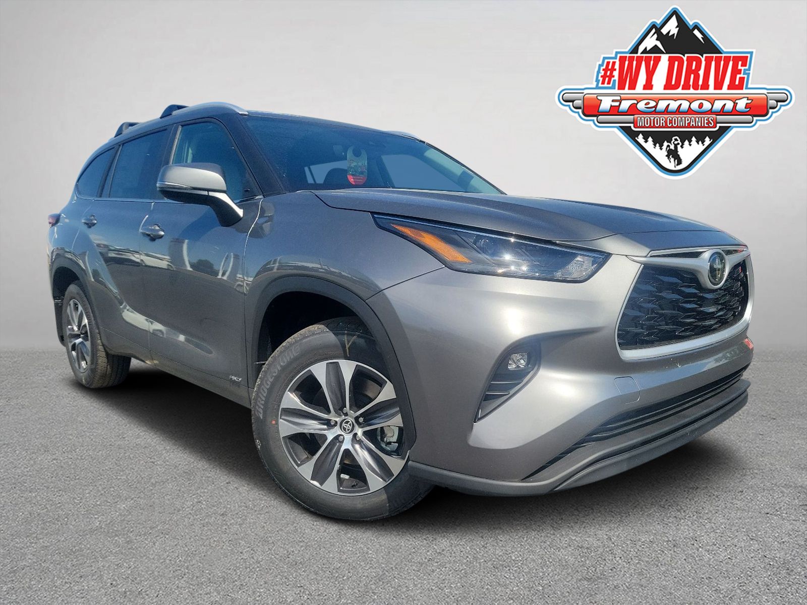 Heavy_Metal 2026 Toyota Highlander Hybrid SUV / Crossover All-Wheel Drive Continuously Variable Transmission