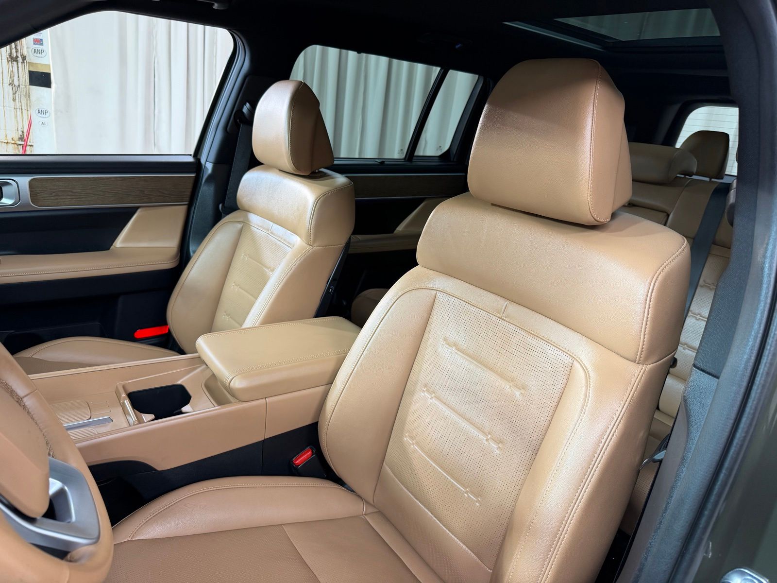 Used 2025 Green Hyundai Limited image 9
