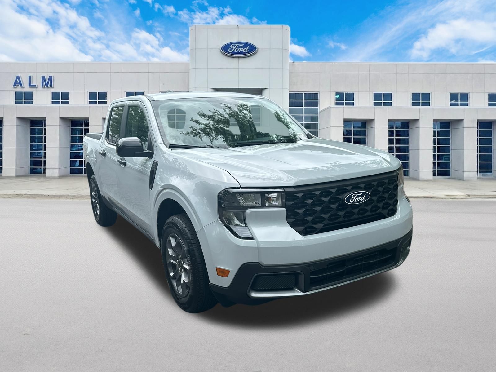 New 2026 Space White Metallic Ford XLT image 4