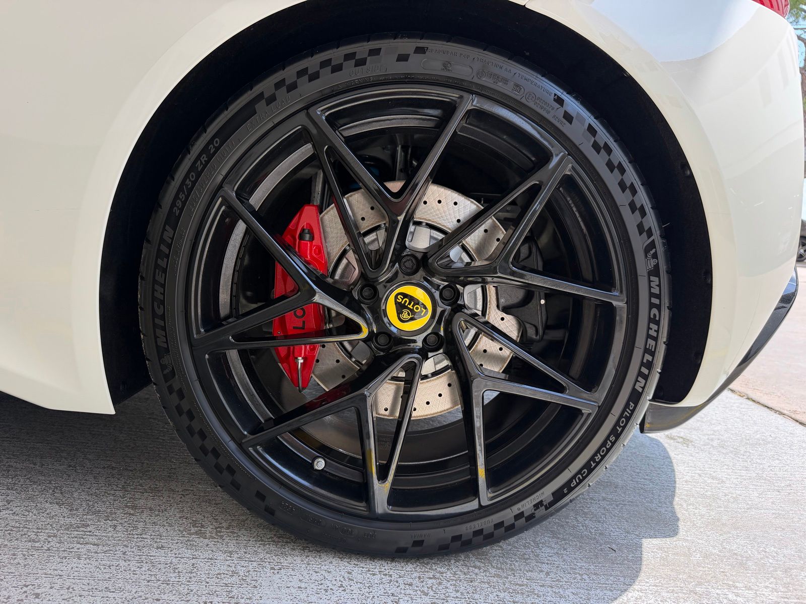 2026 Lotus Emira - Photo 19