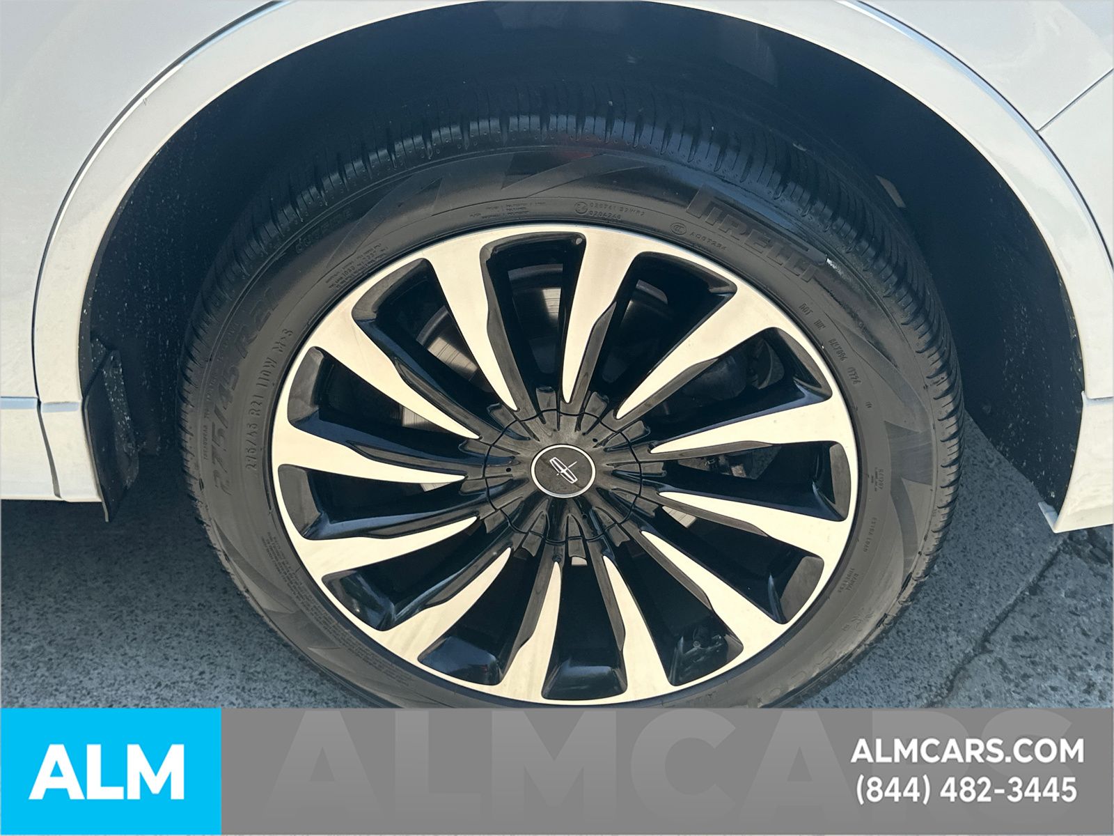 Used 2022 White Lincoln Black Label Grand Touring image 23