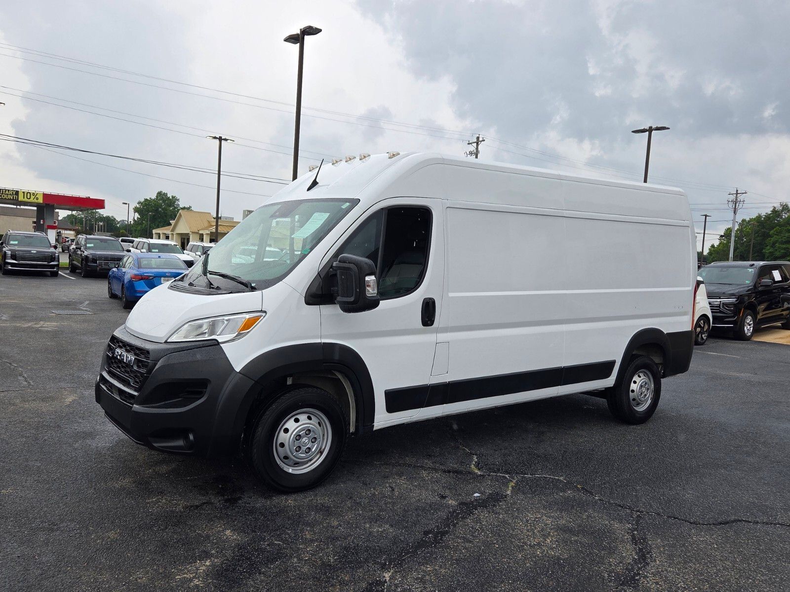 Used 2023 White Ram High Roof image 3