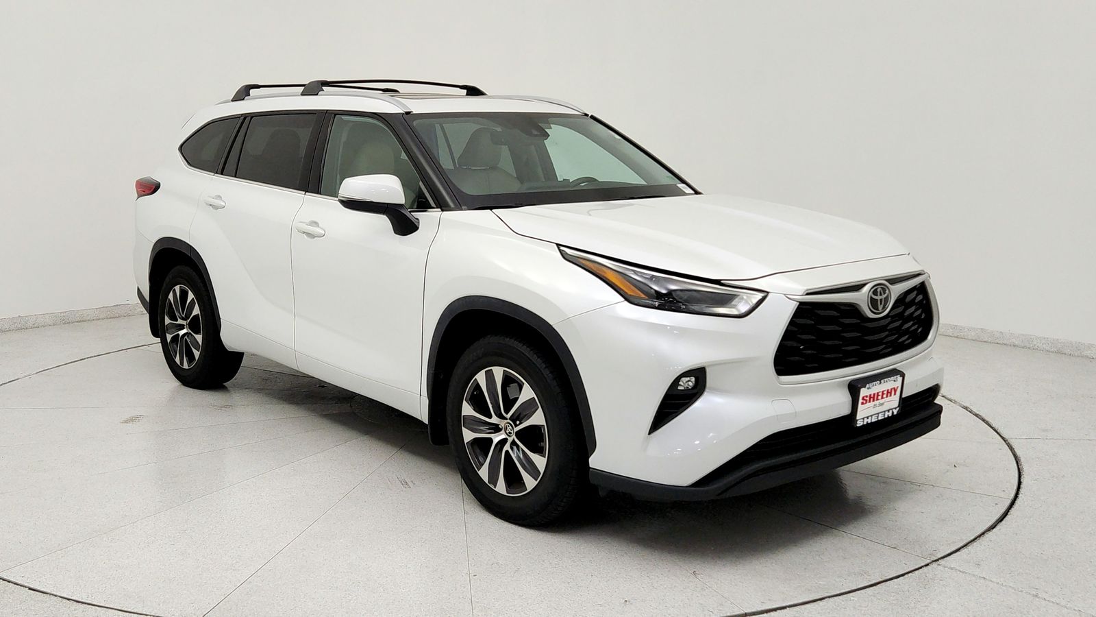 Pearl 2022 Toyota Highlander SUV / Crossover All-Wheel Drive 8-Speed Automatic