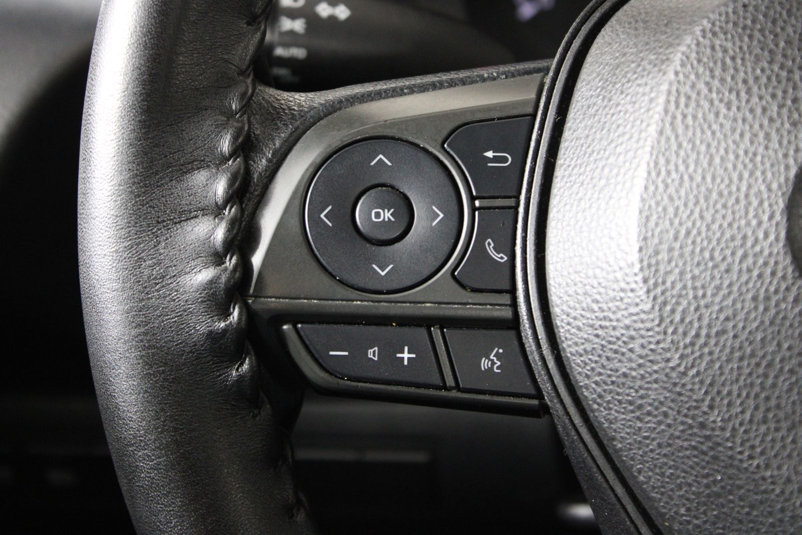Used 2022 Black Toyota LE image 18